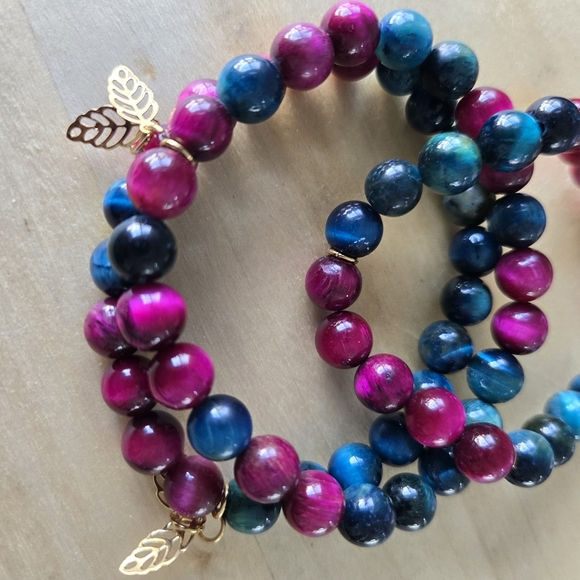 Blue & Pink Tiger Eye Stone w/gold feather charm Stretchy Bracelet 7.5"Jewelry. - Picture 7 of 7